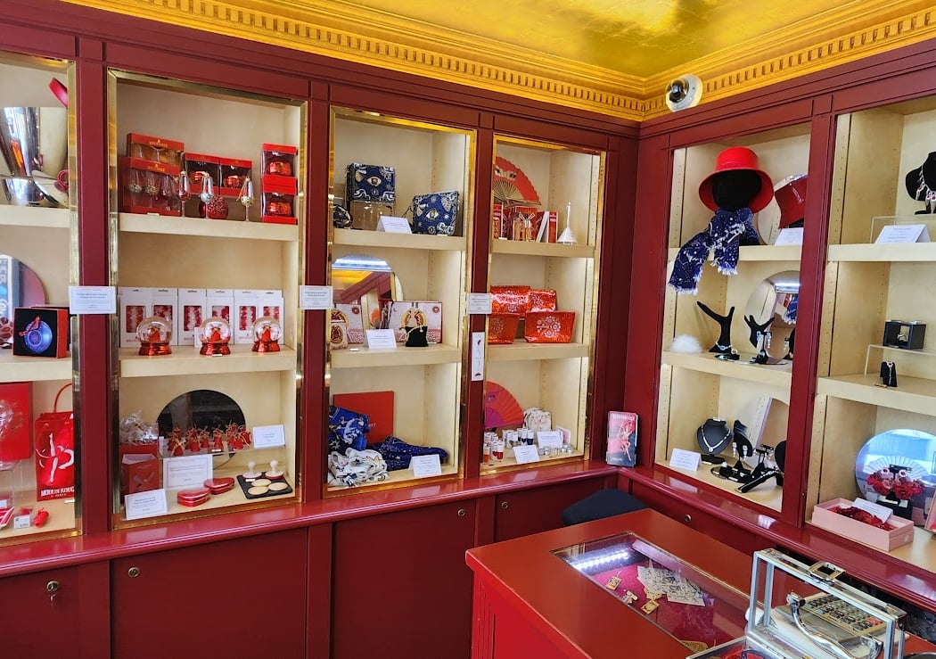 Moulin Rouge Boutique 1